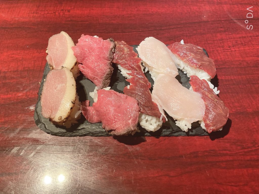 横浜 肉の権之助 食べ放題 00円で5種類の肉寿司が食べ放題 ソフトドリンク飲み放題付き 食と読書で生きる男